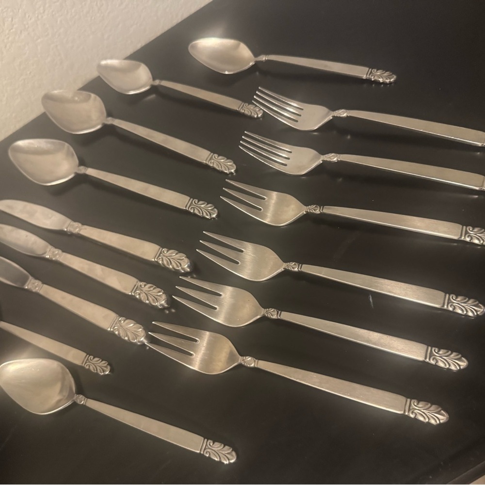 International Deluxe Norse Set - Picture 2 of 4